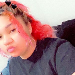 Meet your Posher, Riah